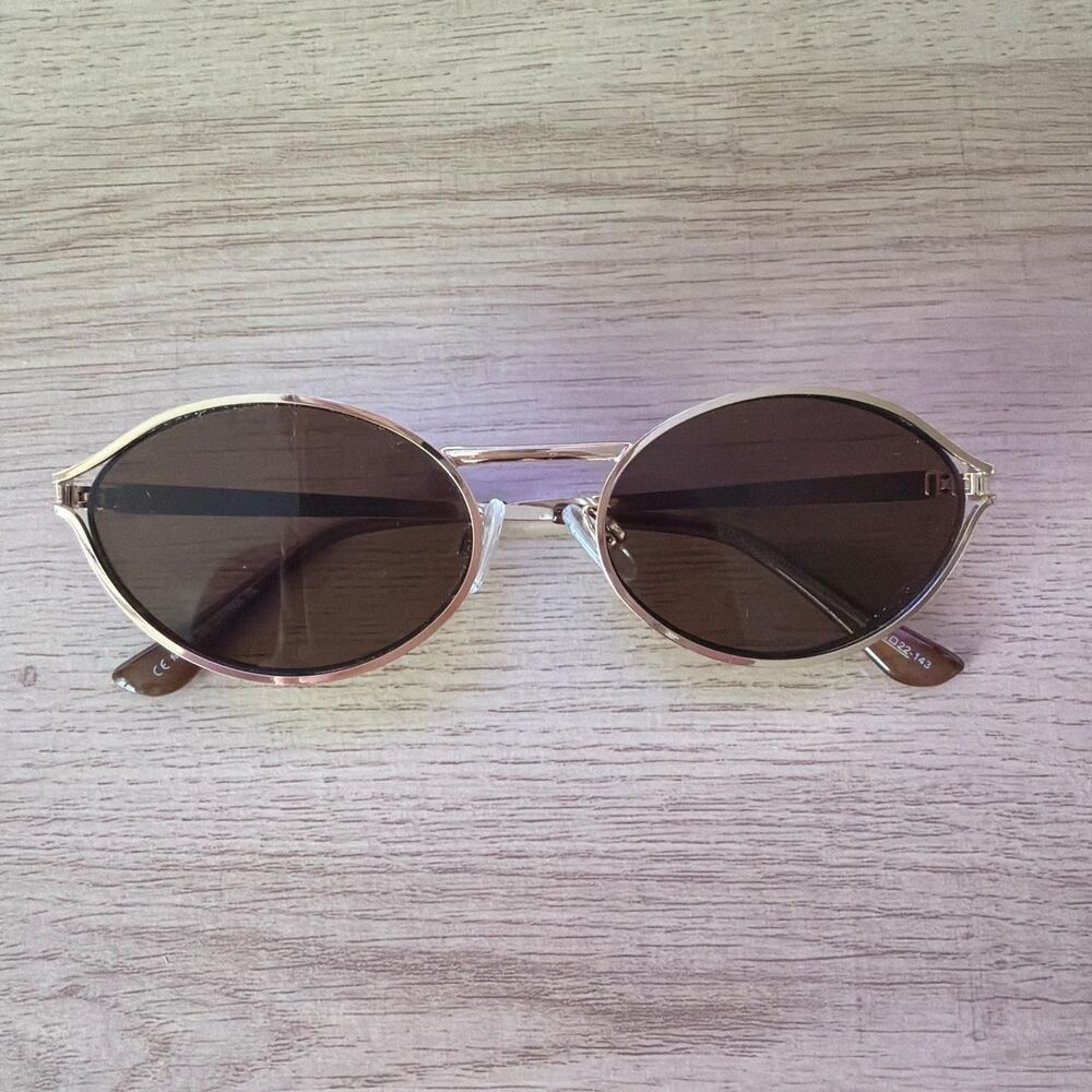 Stradivarius Women's Brown and Gold Sunglasses